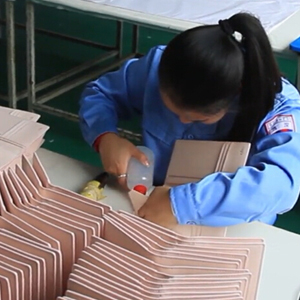 广州博深皮具厂生产解密-皮具清洁